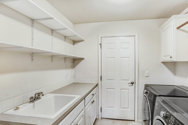 Building Photo - 374 NE 49th Ave