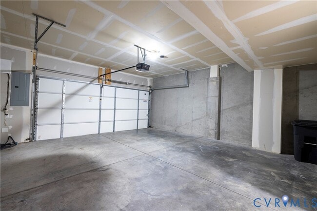 Building Photo - 1903 Old Brick Rd