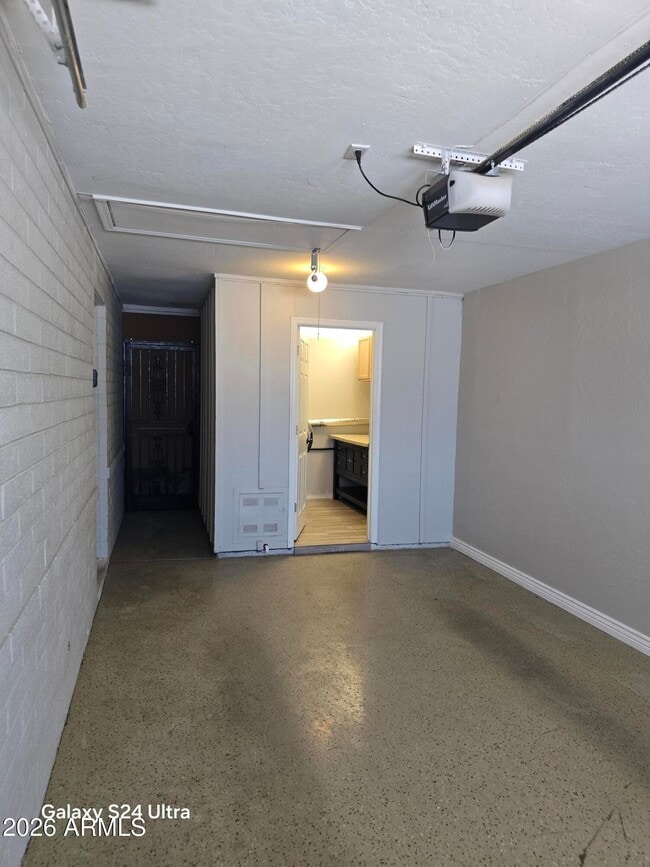 Building Photo - 1133 E Butler Dr
