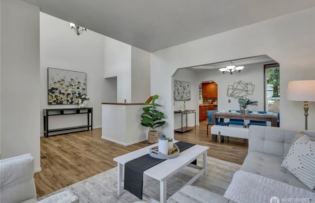 Building Photo - Spacious 3-Bedroom Home Near Redondo Beach Park!