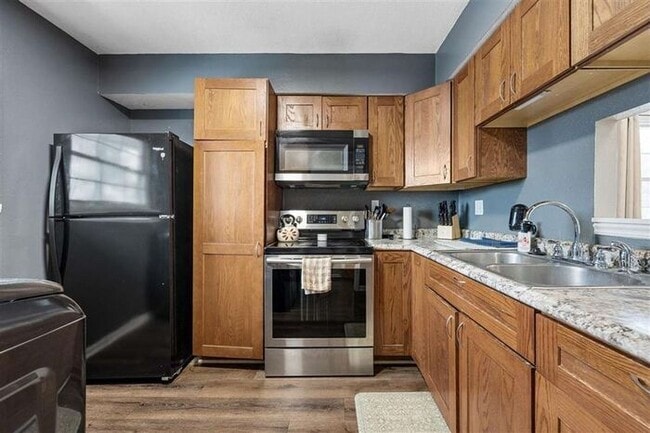 Building Photo - $1,750 | 3 Bedroom, 2.5 Bathroom Townhouse | Pet Friendly* | Available for August 1st, 2026 Move In!