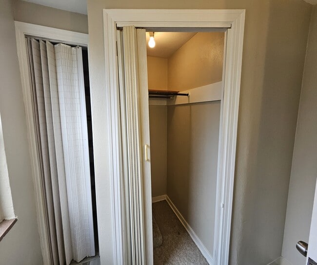 Building Photo - 855 Hamil Rd