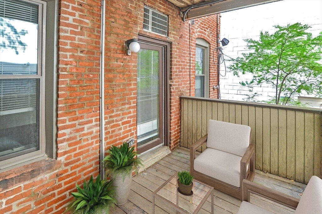 Building Photo - 56 Saint Germain St
