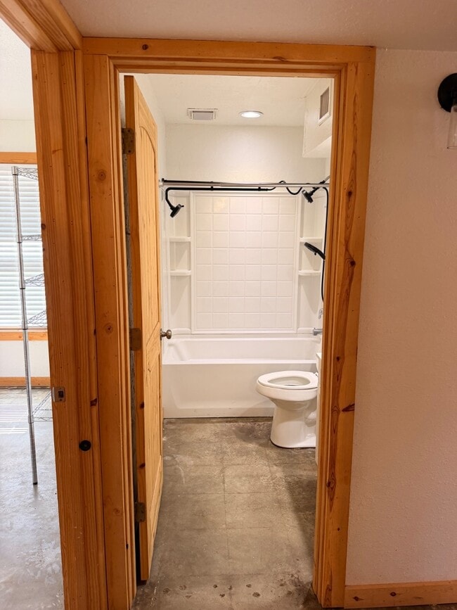 Building Photo - 206 Timber Ln Loop