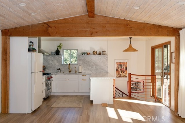 Building Photo - 16851 Hay Dr