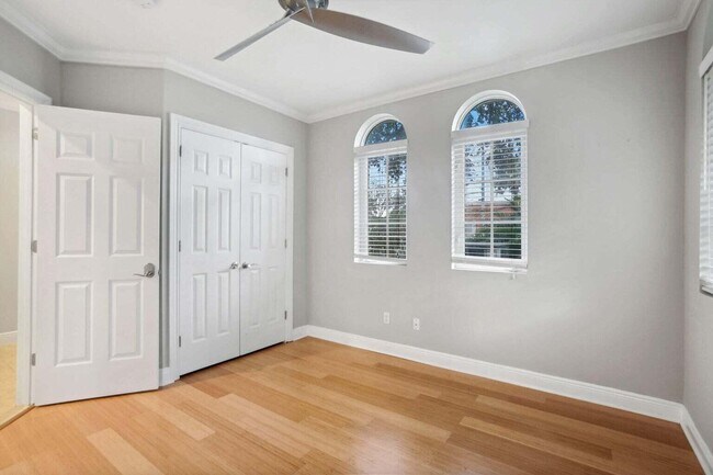 Building Photo - 3211 Estancia Ln