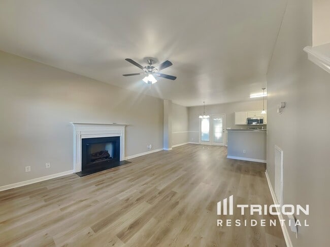 Building Photo - 4006 New London Ct