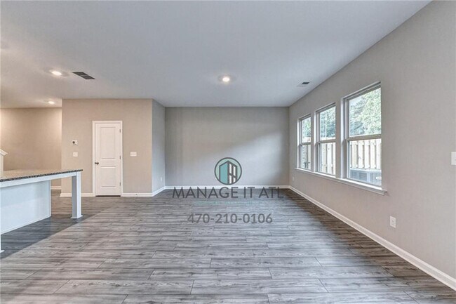 Building Photo - Beautiful 3 Bedroom Townhome in Buford Sch...