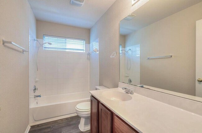 Building Photo - 106 Mertz Ln