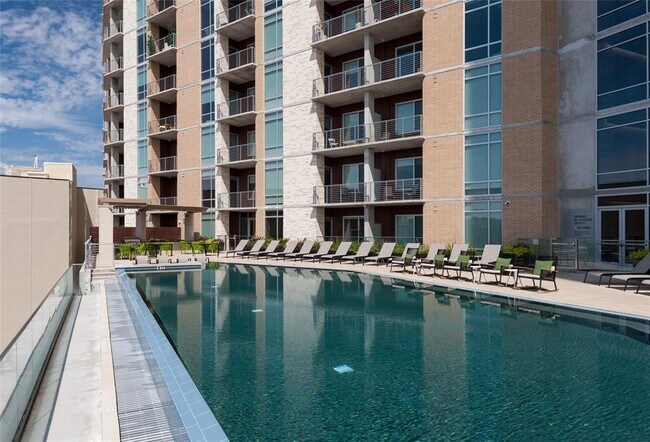 Building Photo - 214 Barton Springs Rd