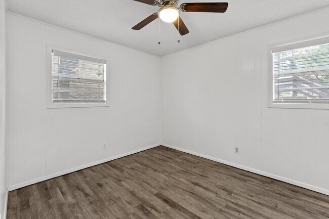 Building Photo - 110 Apache Hills Dr
