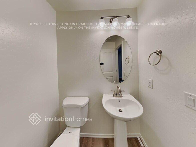 Building Photo - 1102 Canyonlands Ct