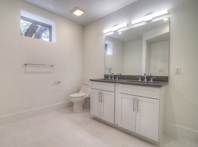 Building Photo - 3109 Walling Dr