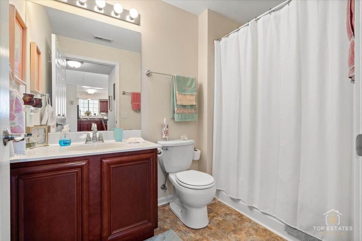 Building Photo - 238 E Irving Park Rd