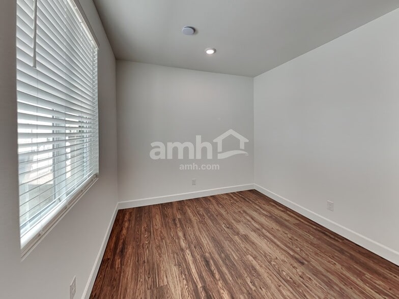 Building Photo - 9139 Liberty Cap Ct