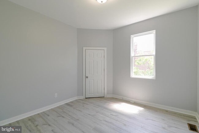 Building Photo - 3603 Oakmont Ave