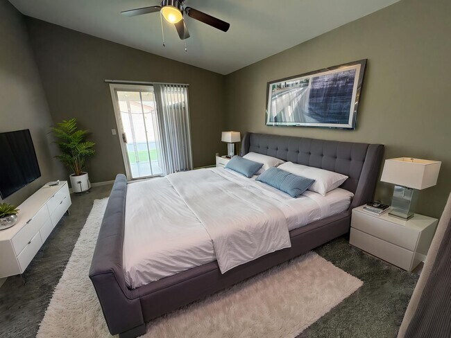 Building Photo - Great eastside location four bedrooms