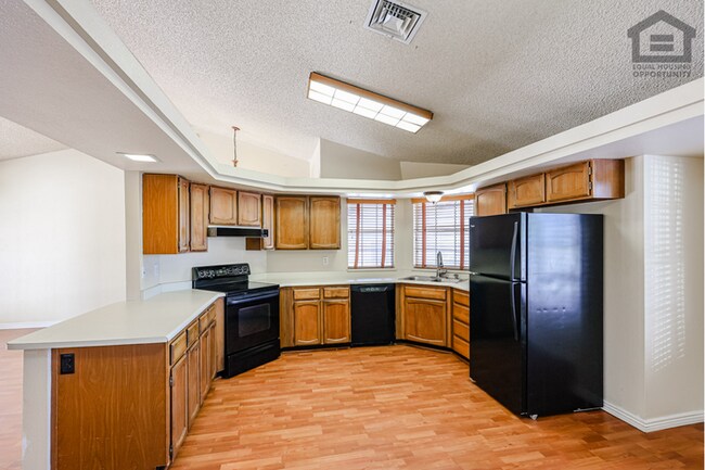 Building Photo - 3Bed/2Bath House at 59th Ave/Union Hills! Ready for Immediate Move-In!
