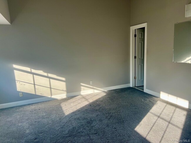 Building Photo - 28 Stratford Rd