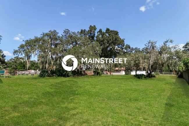 Building Photo - 8912 Hervel Cir