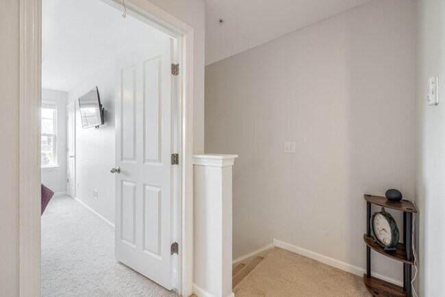 Building Photo - 409 Oldbury Ln