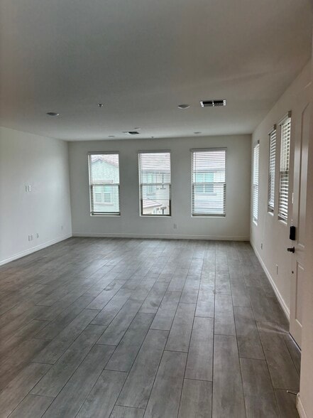 Building Photo - 5100 E Rancho Paloma Dr