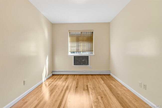 Building Photo - 65-45 110th St