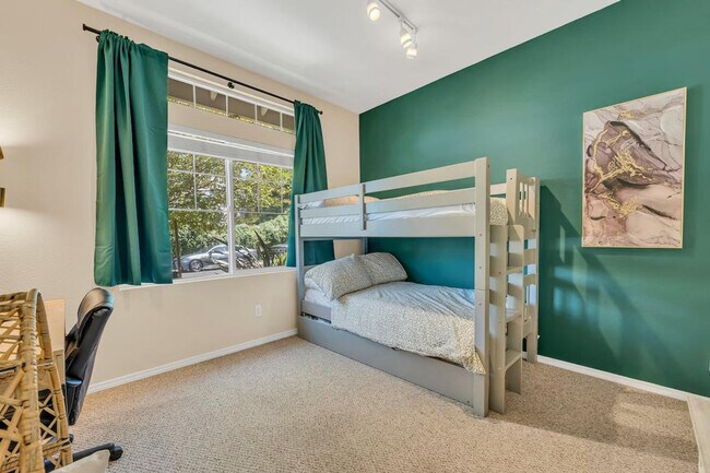 Building Photo - 9363 Willow Pond Cir