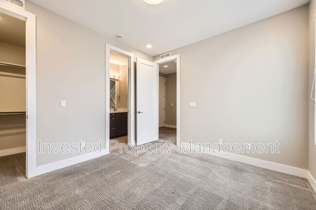 Building Photo - 1323 Elati St