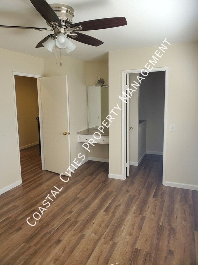 Building Photo - 2429 College Ln