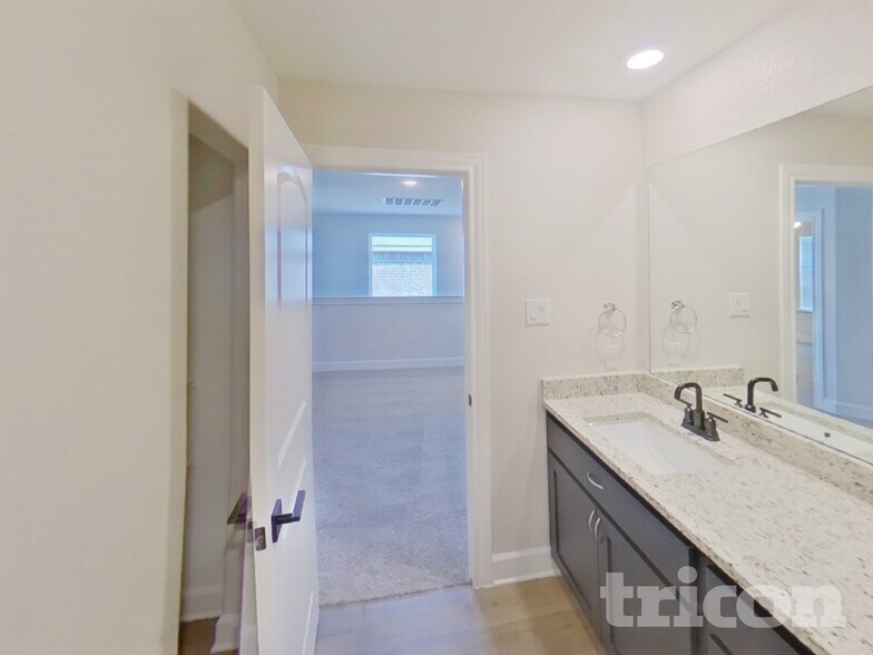 Building Photo - 1209 Bullock Dr