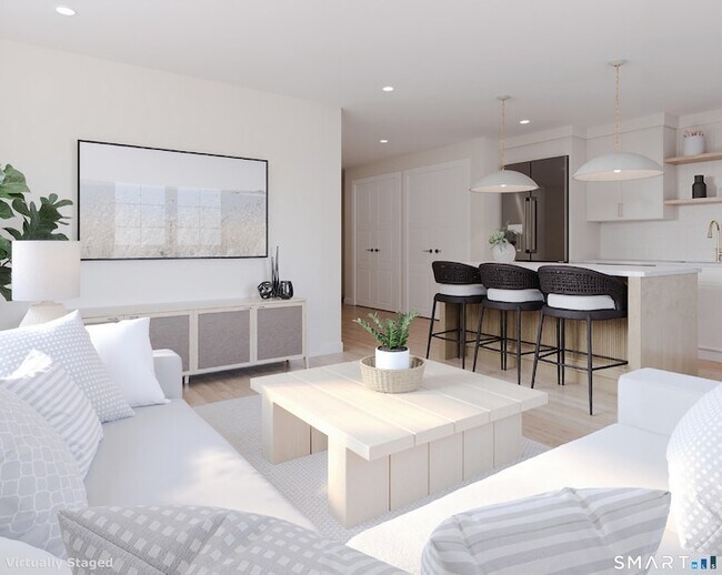 Building Photo - 344 Main St