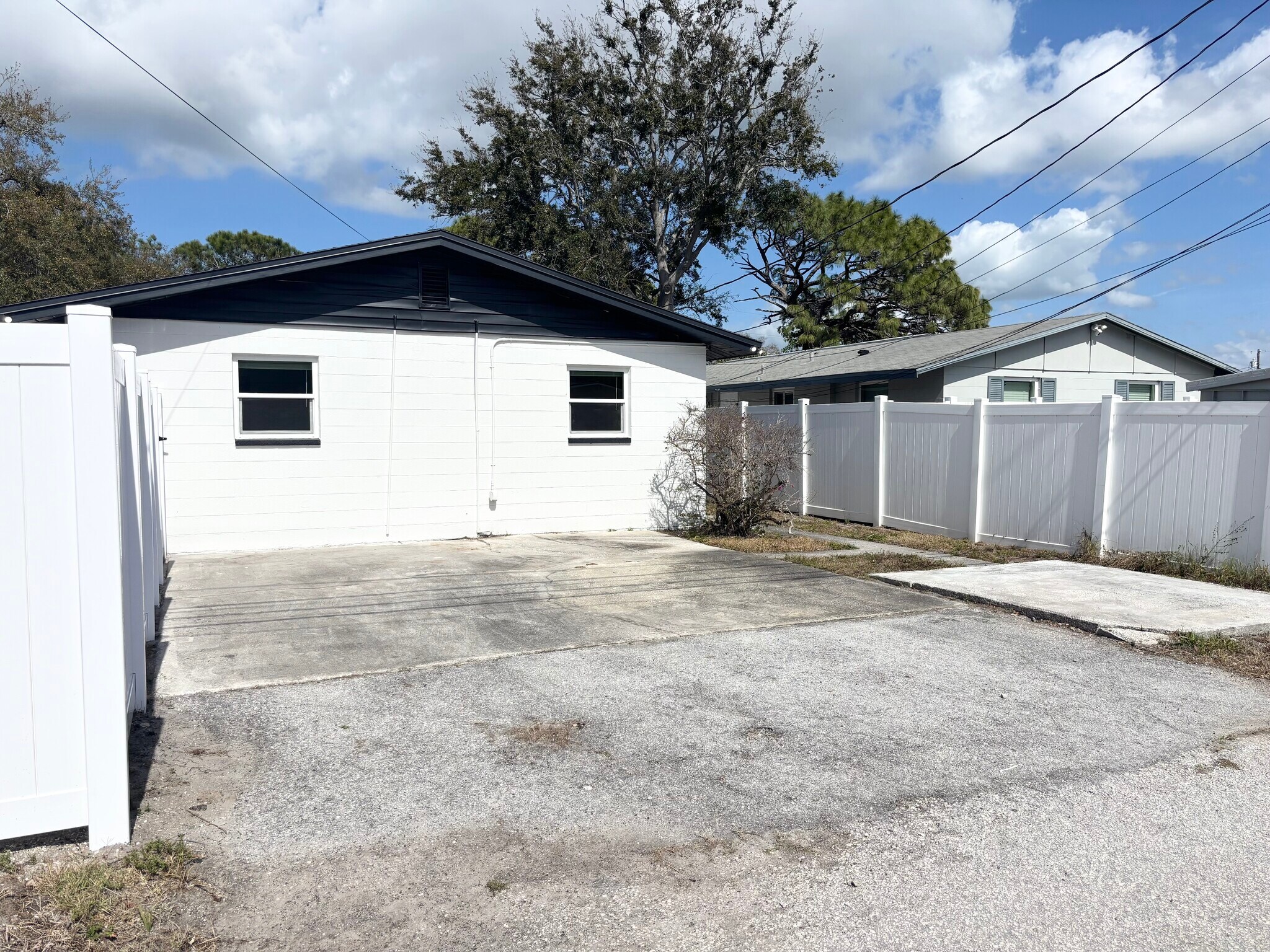 Building Photo - 510 91st Ave N