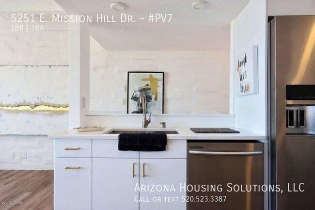 Building Photo - Palo Verde 7