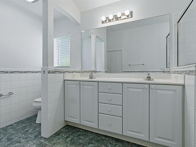 Building Photo - 17037 SE 76th Creekside Cir