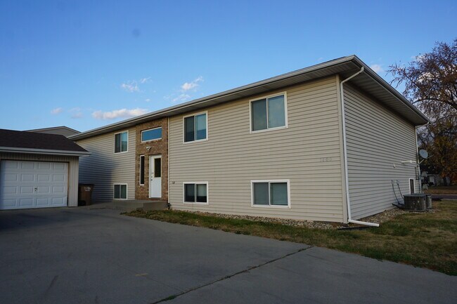 Building Photo - 1400 E Rushmore Dr