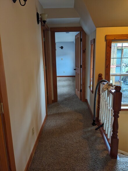 upstairs hallway to master - 819 Donovan Ave