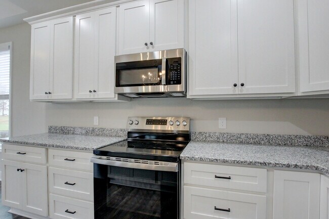 Building Photo - 128 Riverbend Dr
