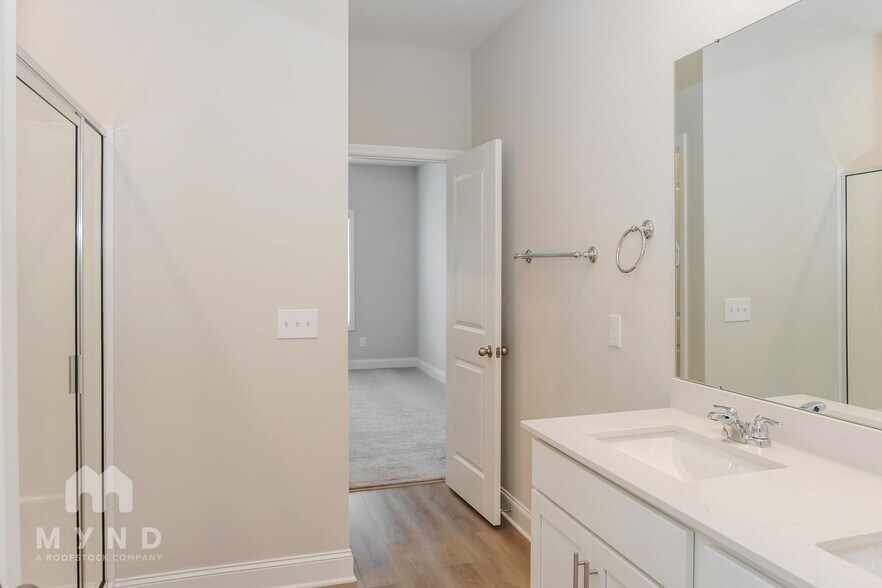 Building Photo - 219 Pine Is Ave