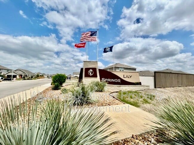 Building Photo - 4153 Bermuda Ln