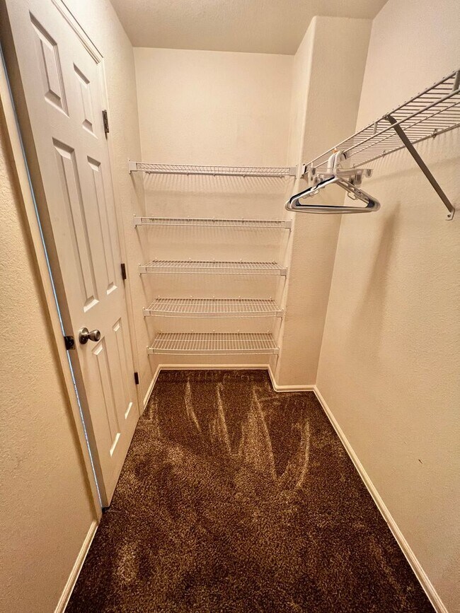 Building Photo - Beautiful 3 bed 2.5 Bath Home in East Loveland, CO!