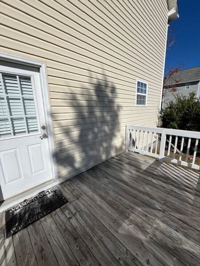 Building Photo - Lovely Home in the Love Grove subdivision!