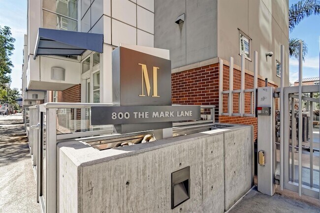 Building Photo - 800 The Mark Ln