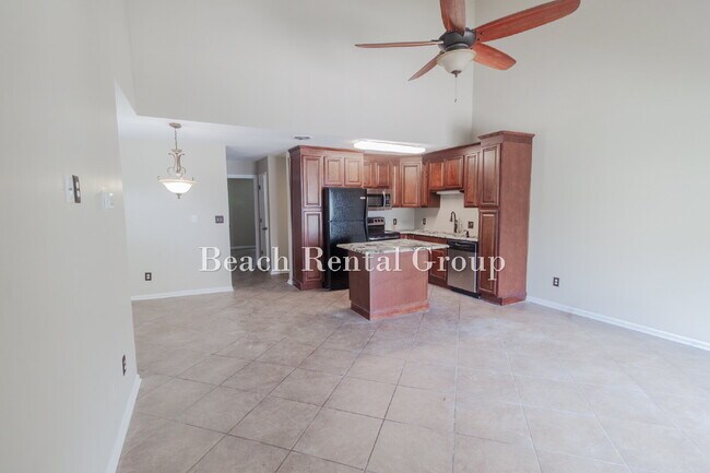 Building Photo - End Unit Townhouse in Myrtle Beach