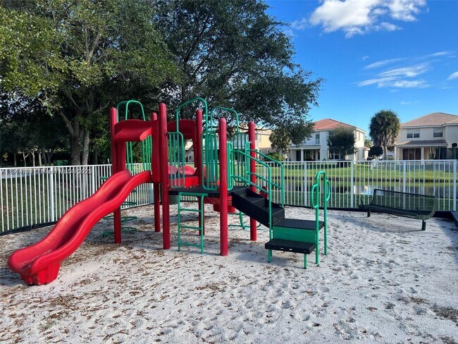 Building Photo - 4537 SW 134th Ave