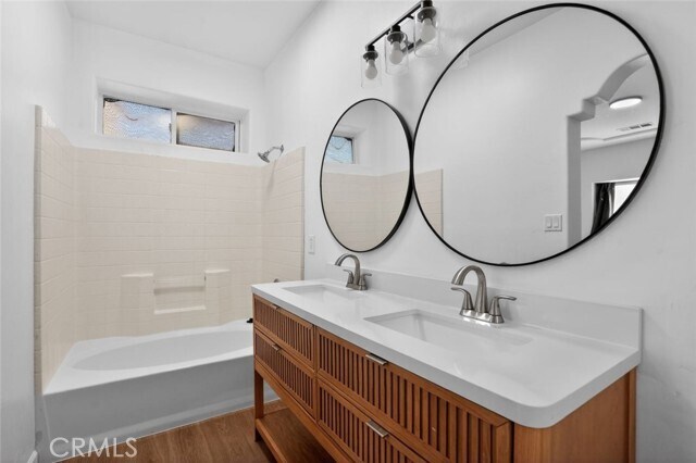 Building Photo - 423 Rian Noelle Ct