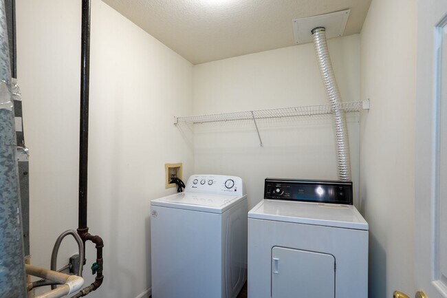 Building Photo - 3504-3506 Delmar Ct.