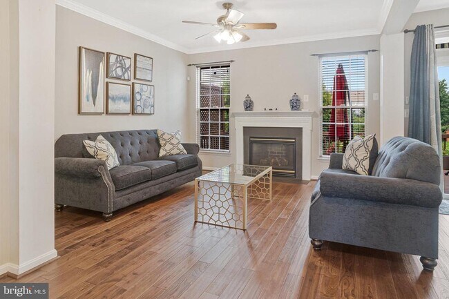 Building Photo - 22438 Maison Carree Square