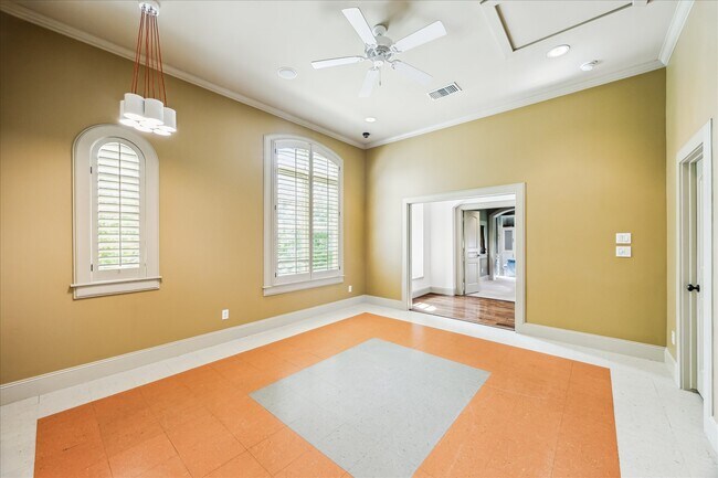 Building Photo - 4800 Palm St