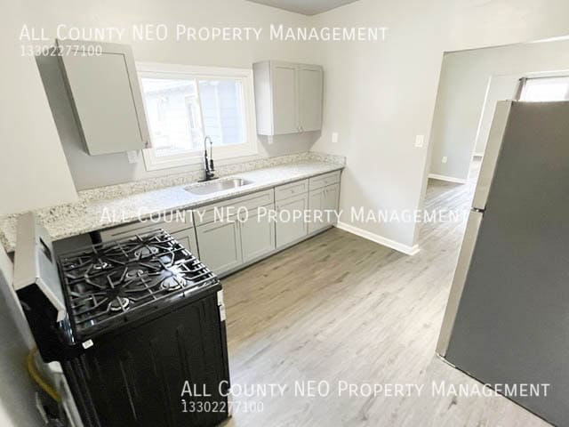 Building Photo - 2092 W 105th St